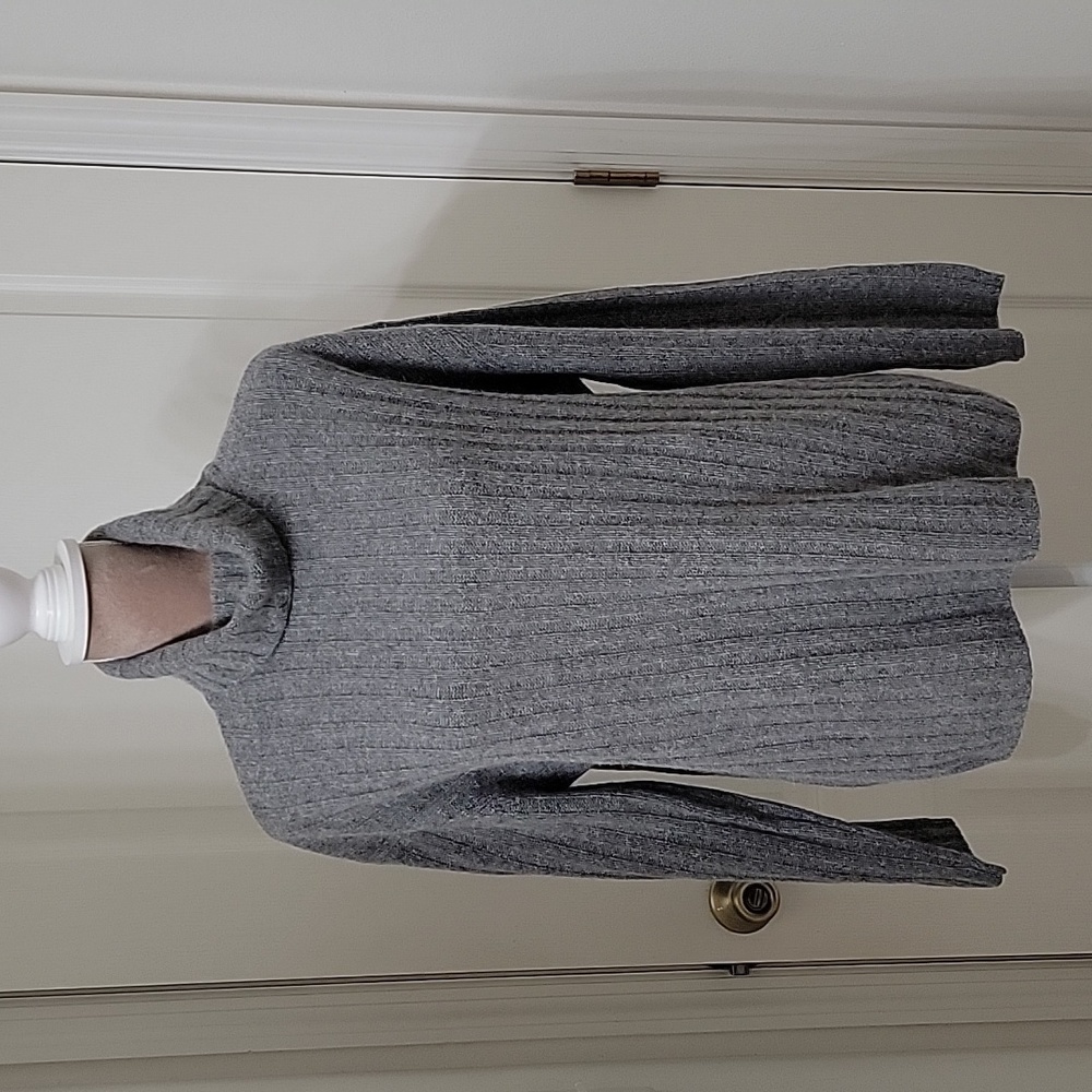 Casual Corner Size S, Gray Lambs Wool, Angora, Nylon Turtleneck Sweater, EUC